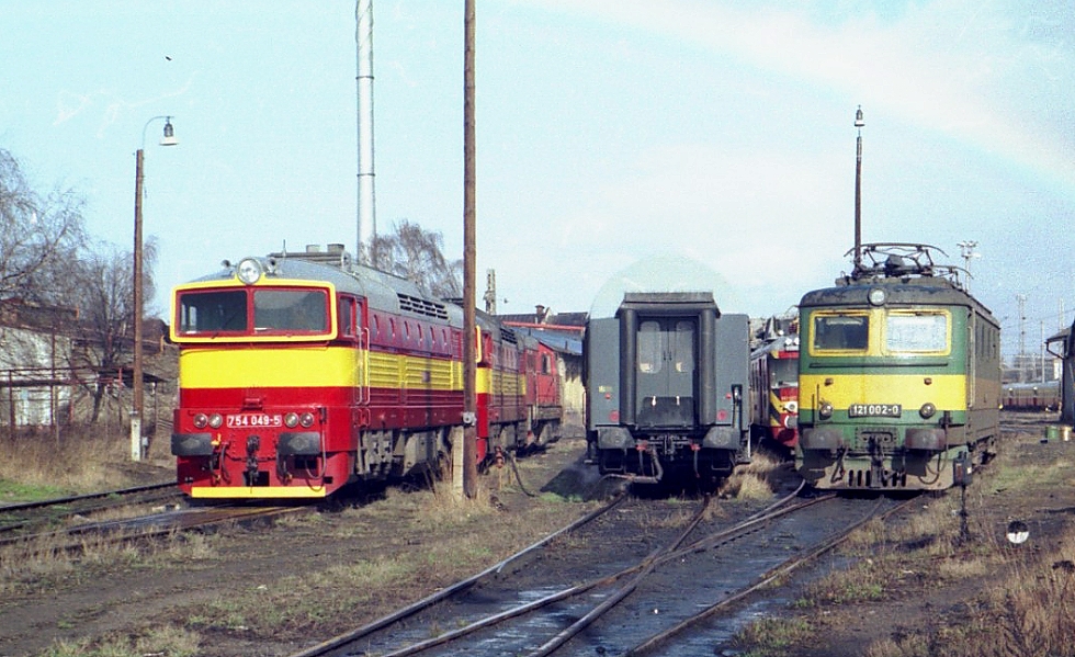 754 049-5