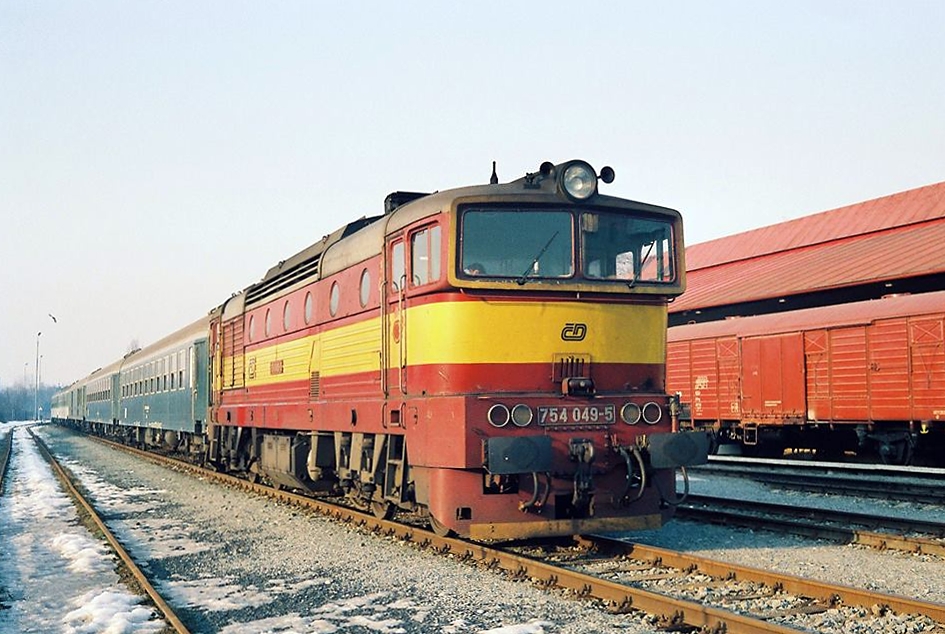 754 049-5