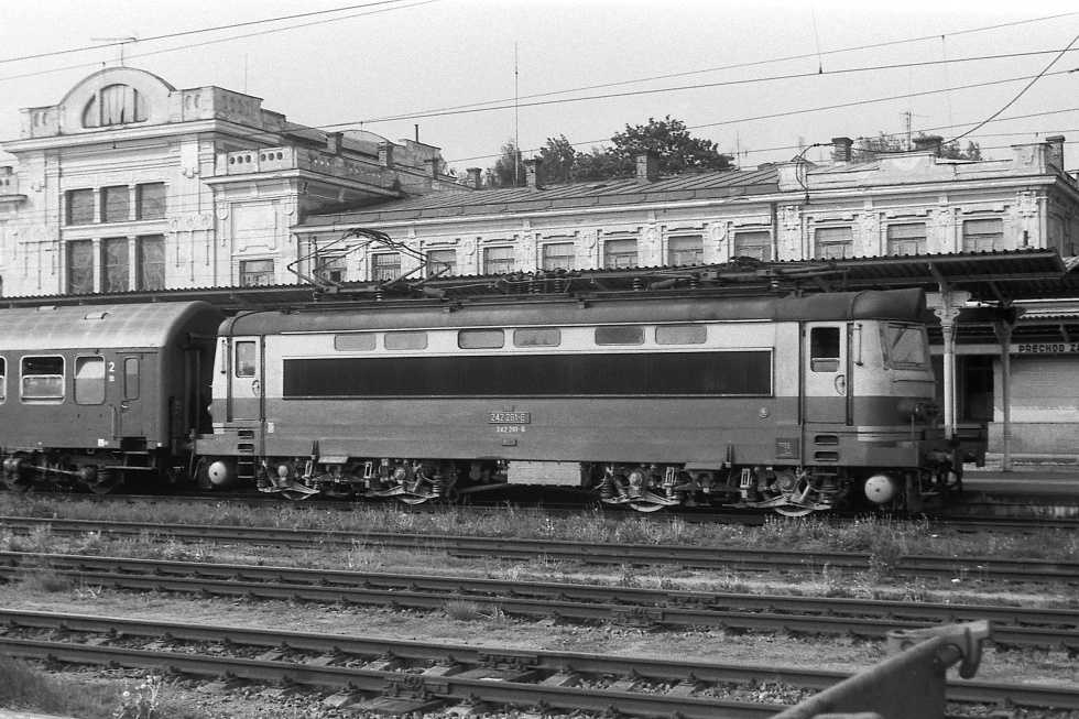 242 261-6