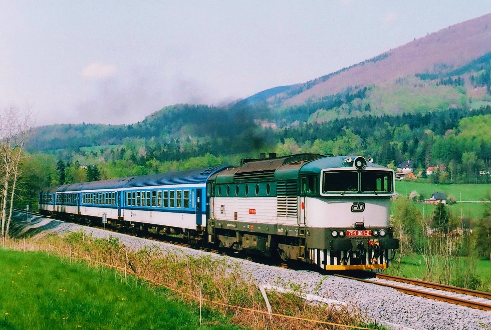 754 081-8