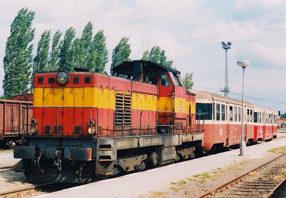 735 062-2