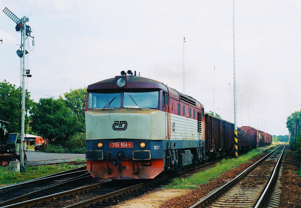 751 104-1