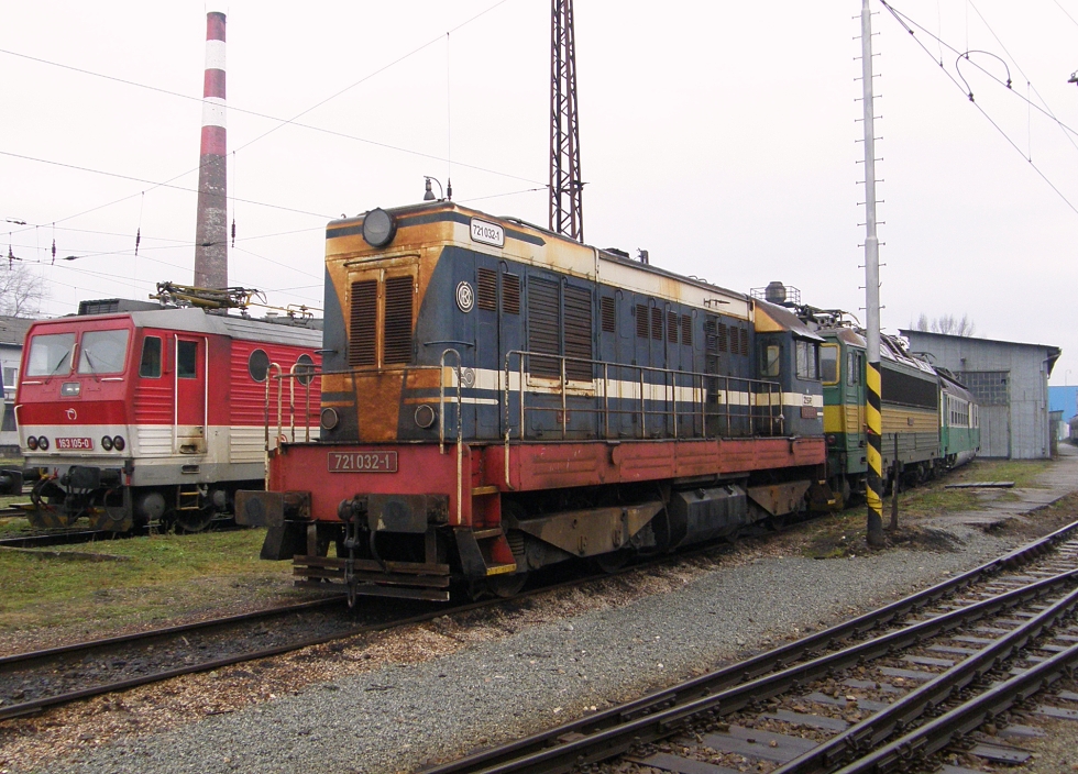 721 032-1