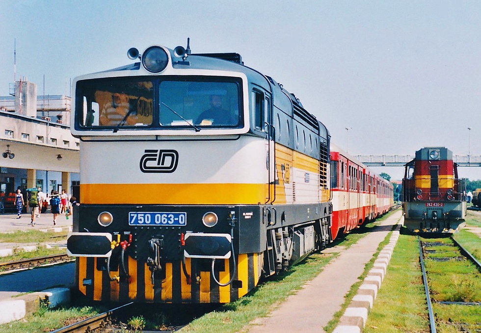 750 063-0