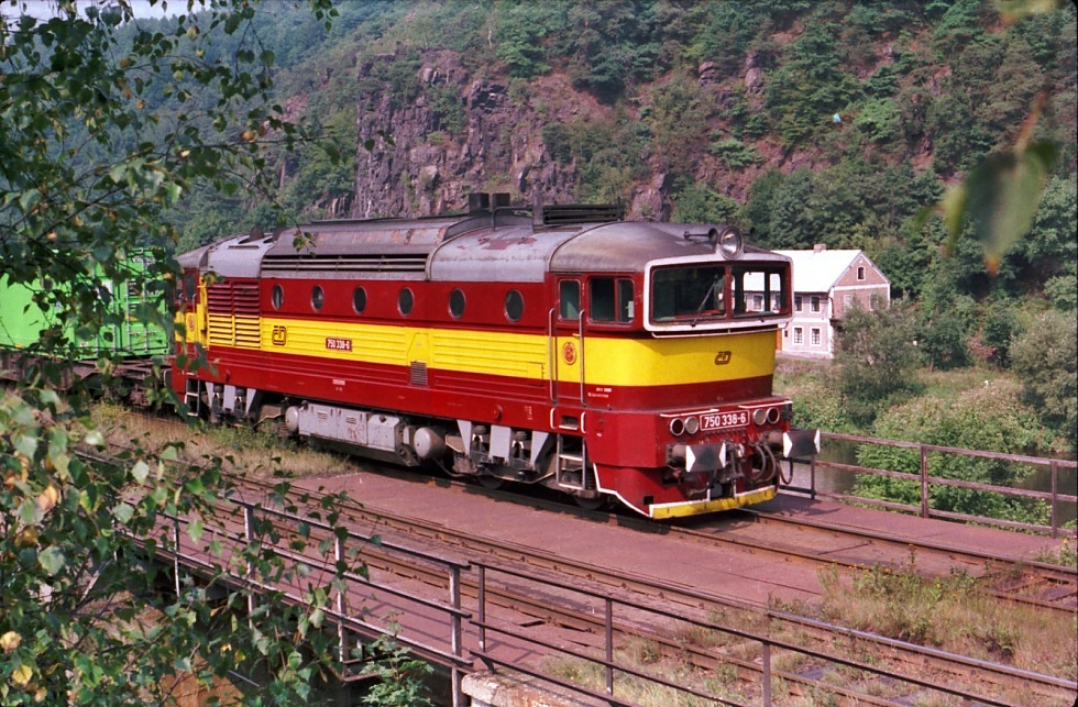 750 338-6