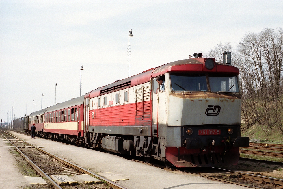751 017-5