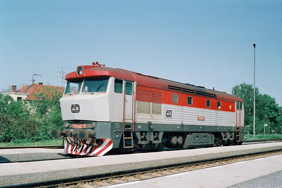 751 022-5
