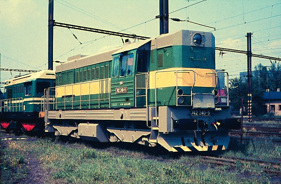 742 240-5