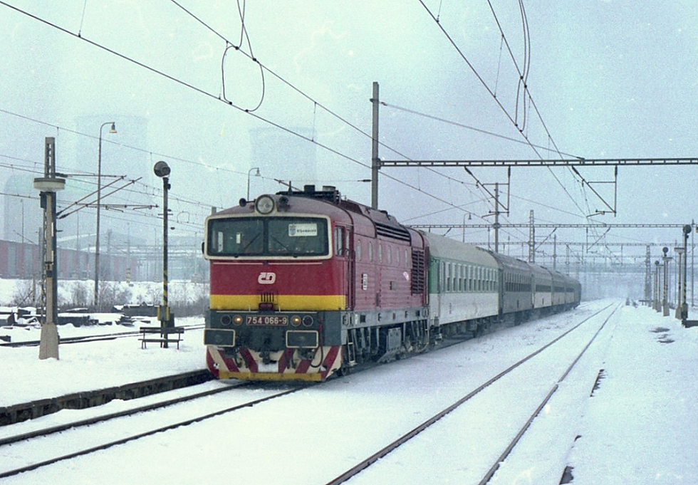 754 066-9