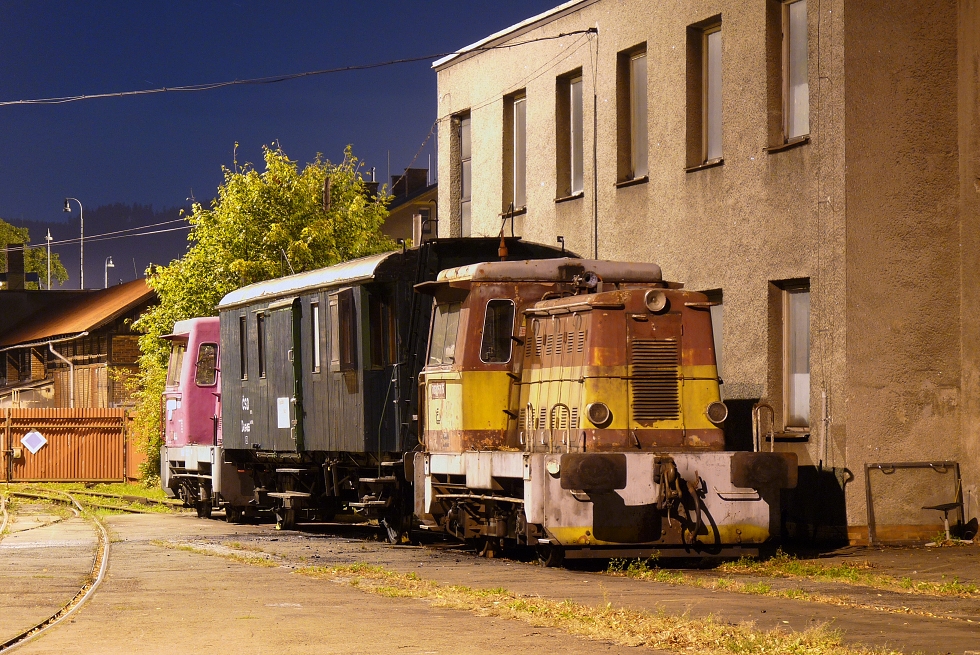 703 050-5