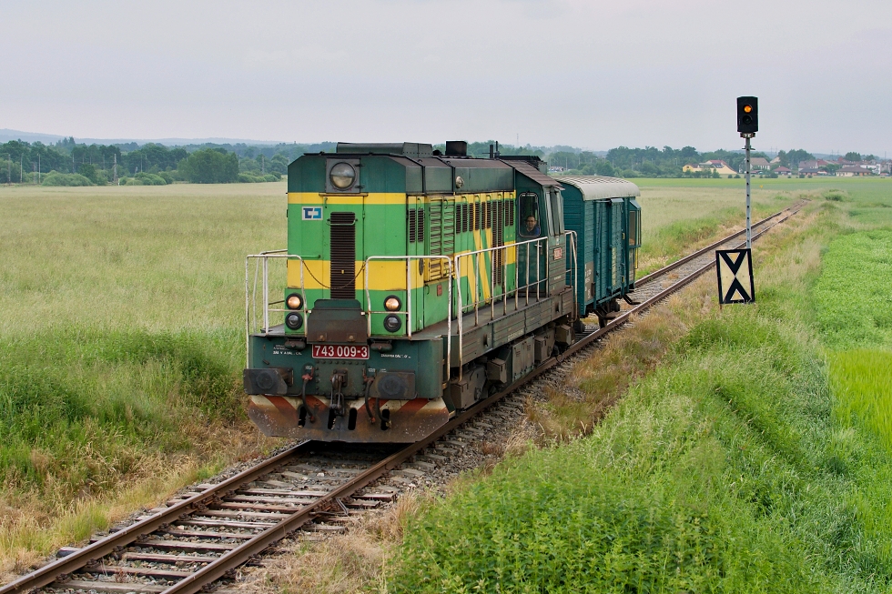 743 009-3