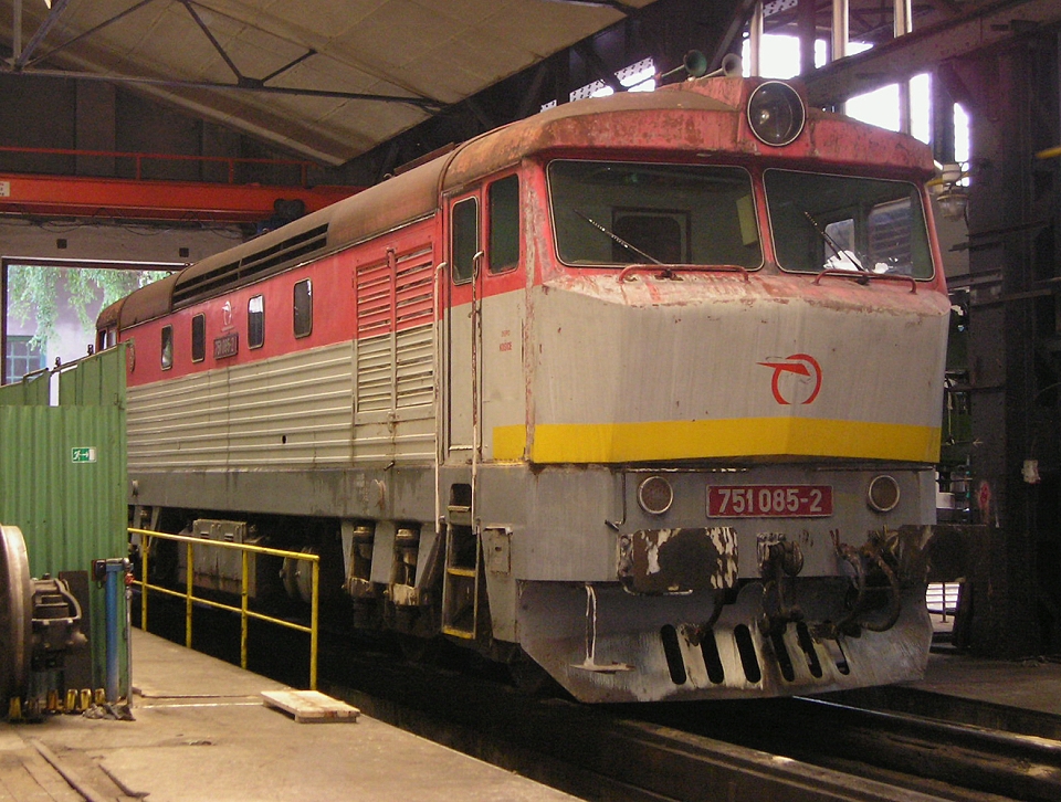 751 085-2