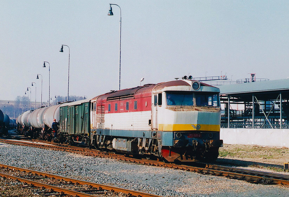 752 048-9