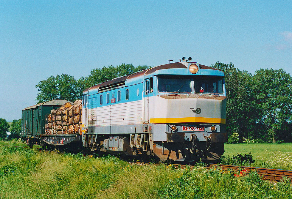 752 052-1