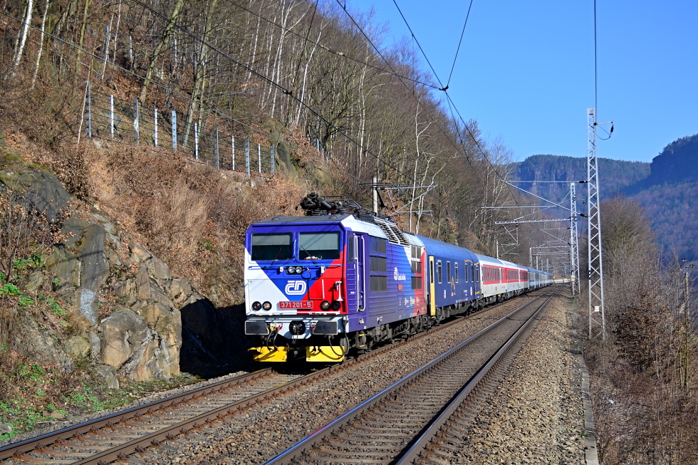 371 201-5