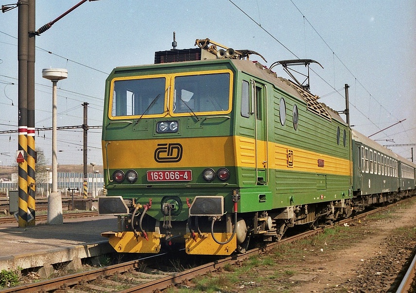 163 066-4