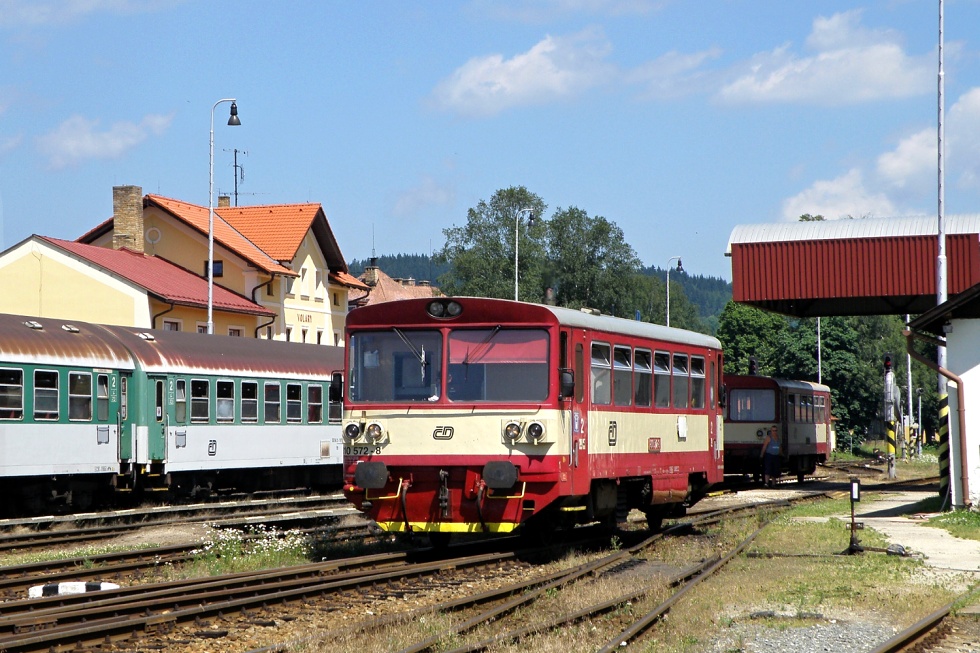 810 572-8