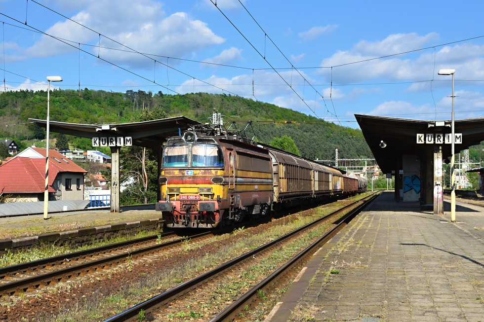 240 086-9