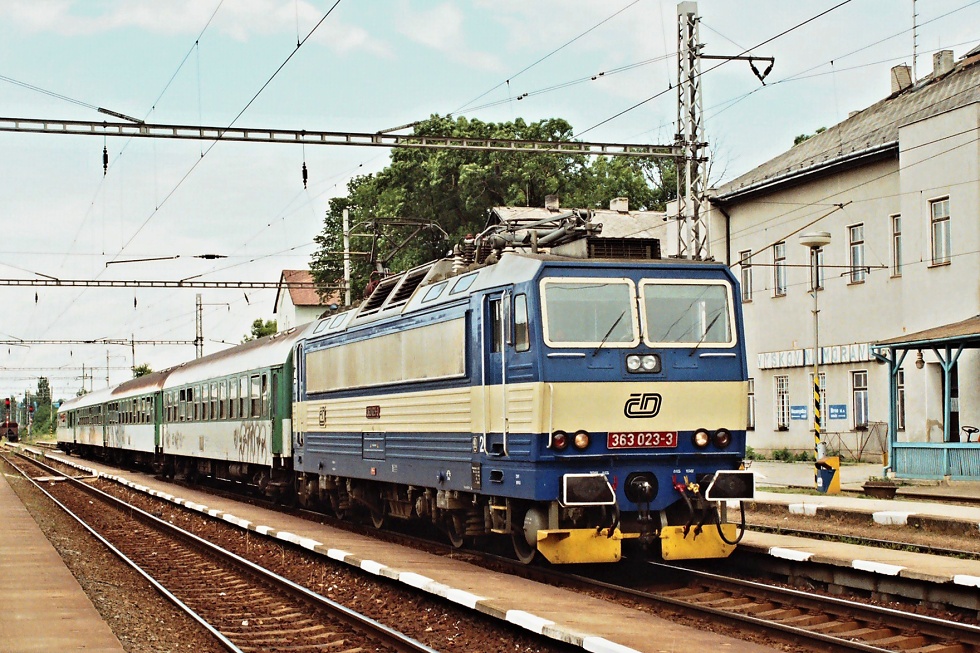 363 023-3