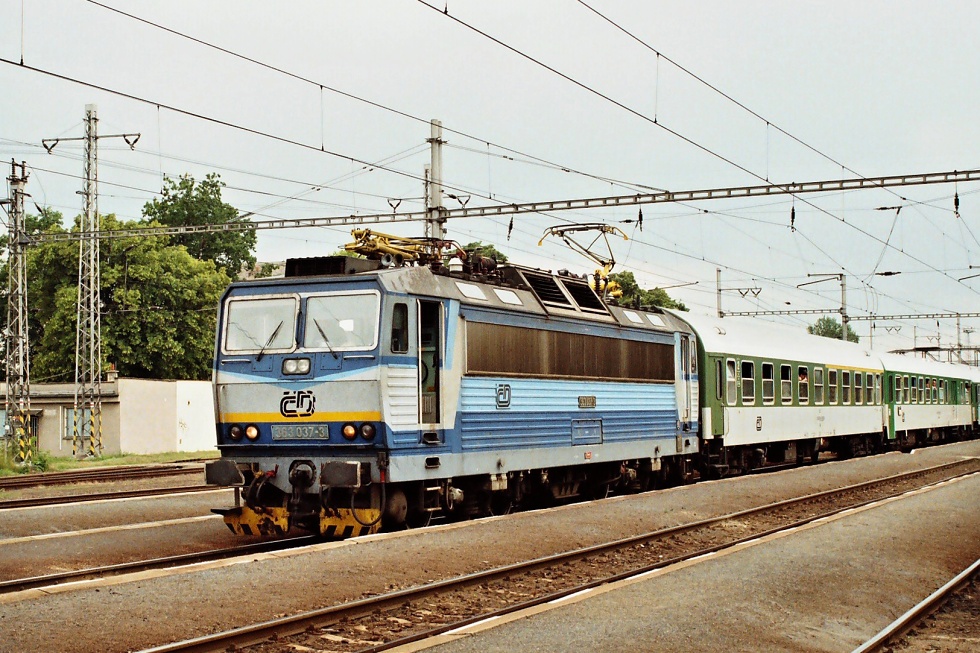 363 037-3