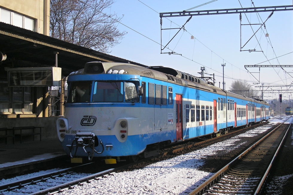 451 088-9