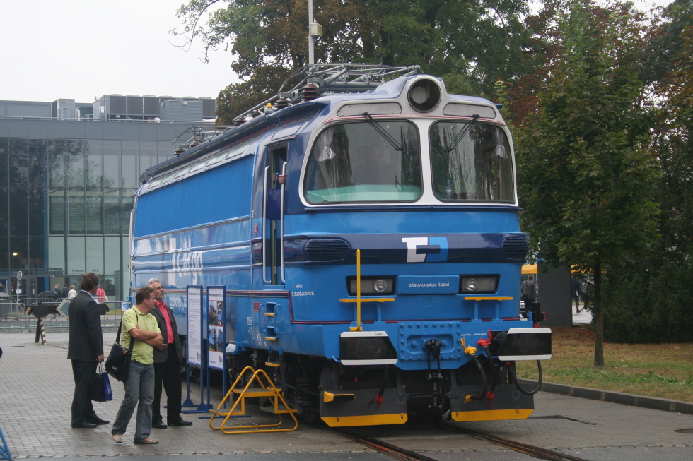230 095-2
