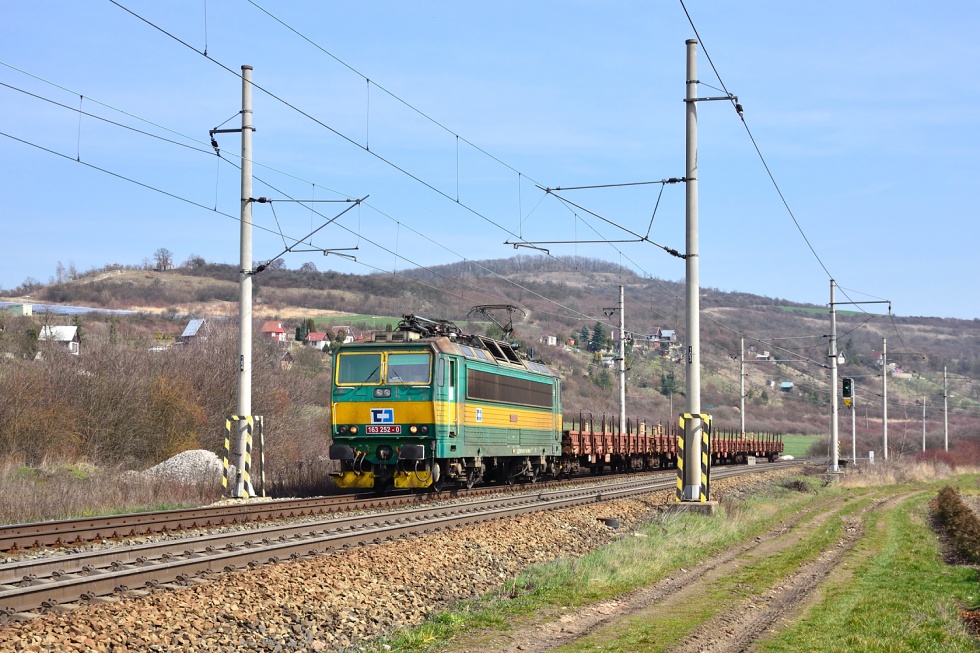 163 252-0