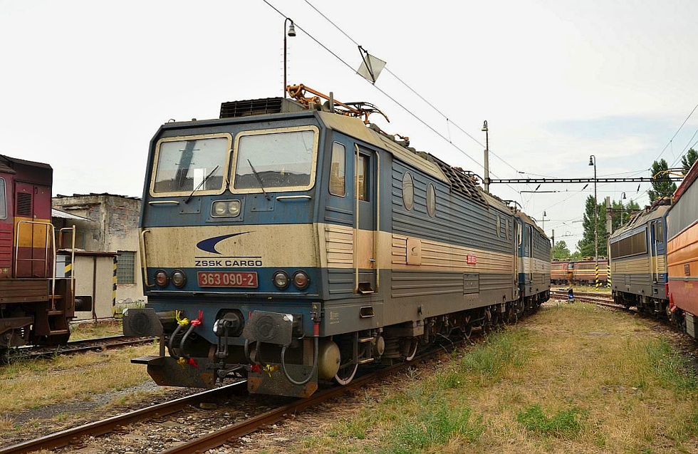 363 090-2