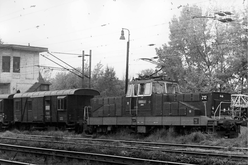 E458.1025