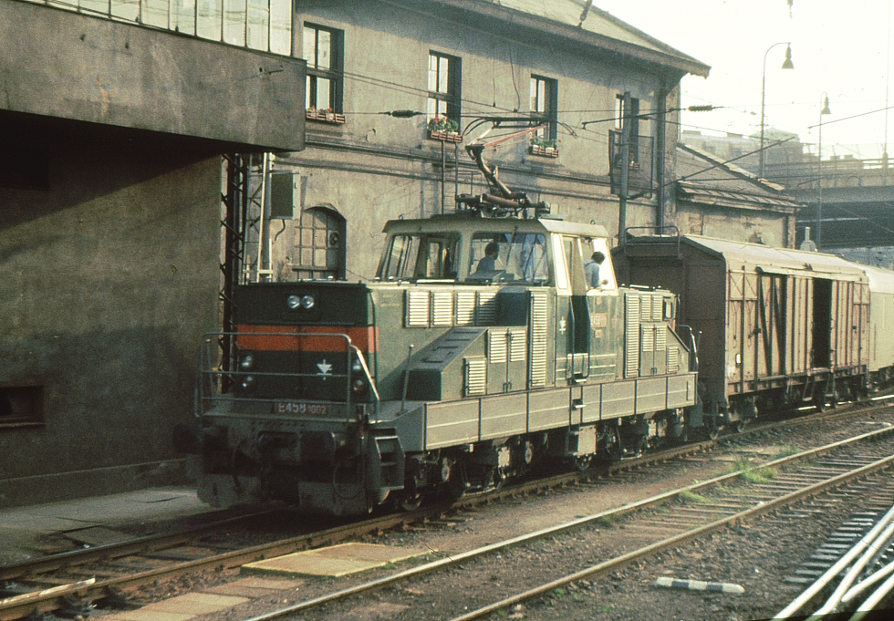 E458.1002