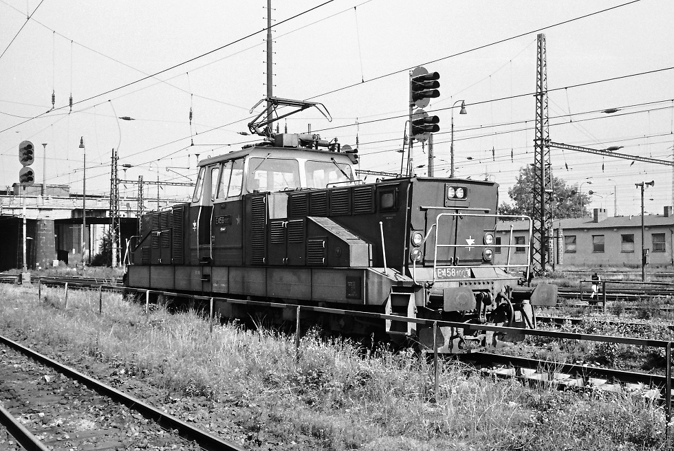 E458.1003