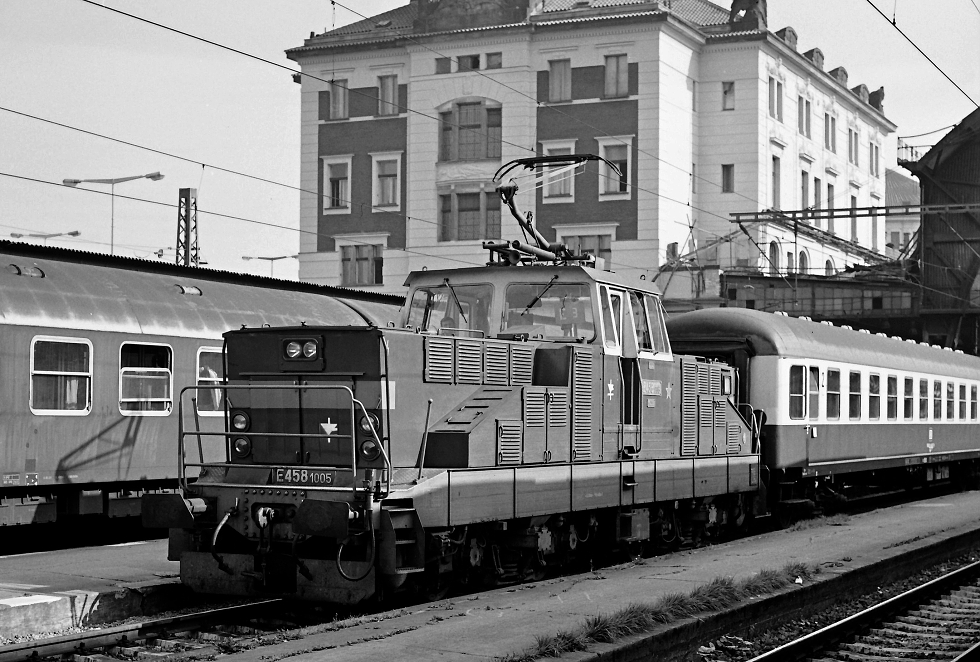 E458.1005