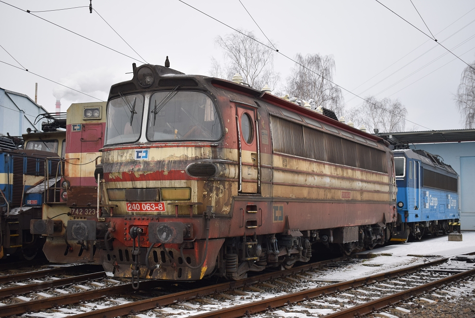 240 063-8