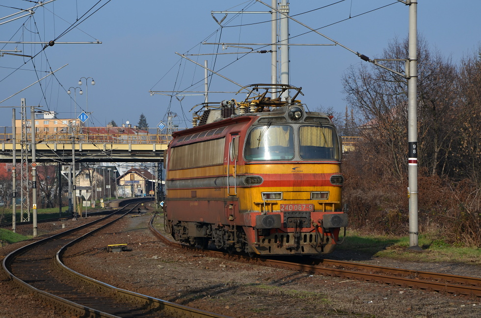 240 067-9