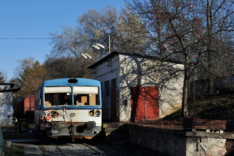 810 563-7
