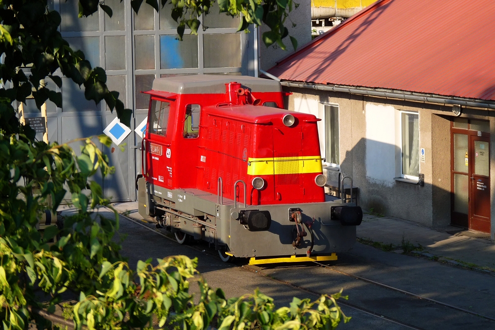 702 005-0