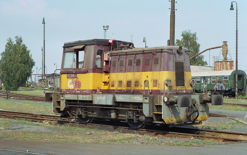 702 046-4