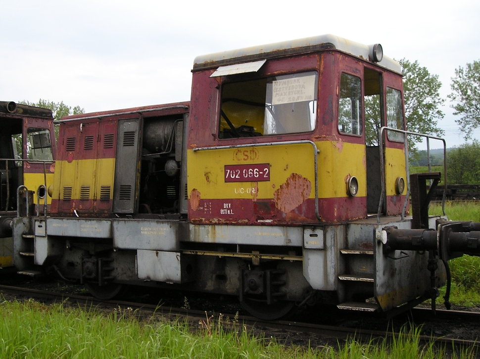 702 066-2