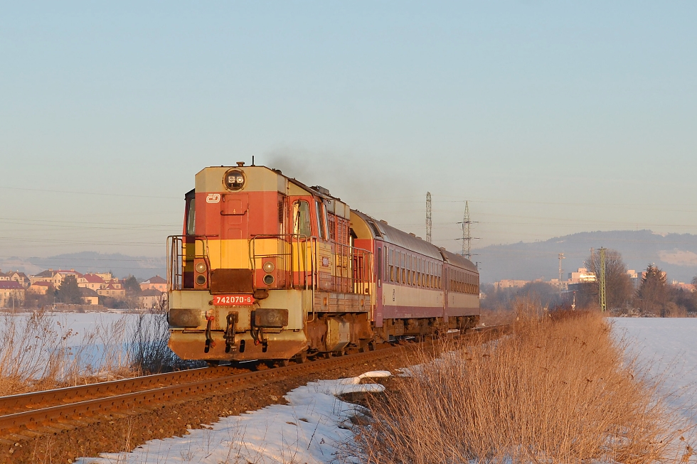 742 070-6