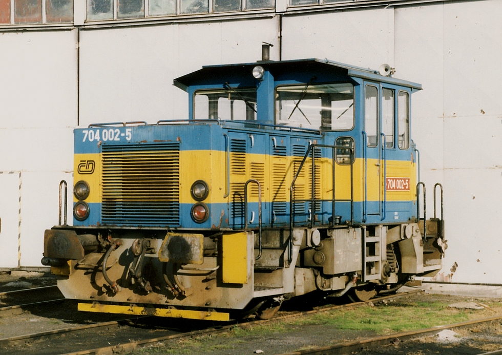 704 002-5