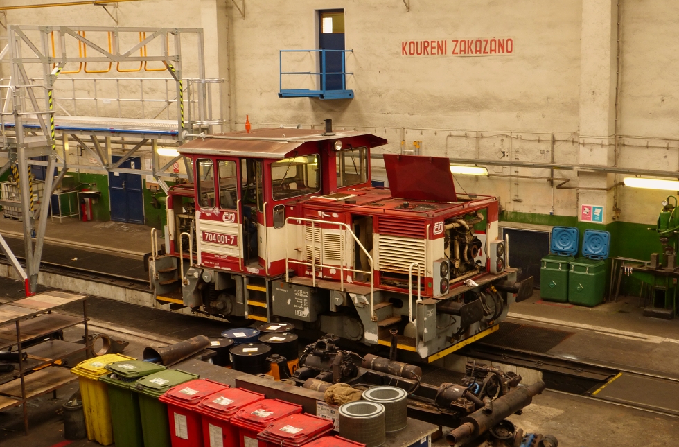 704 001-7