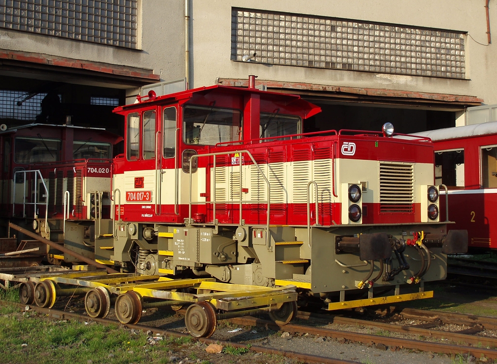 704 017-3
