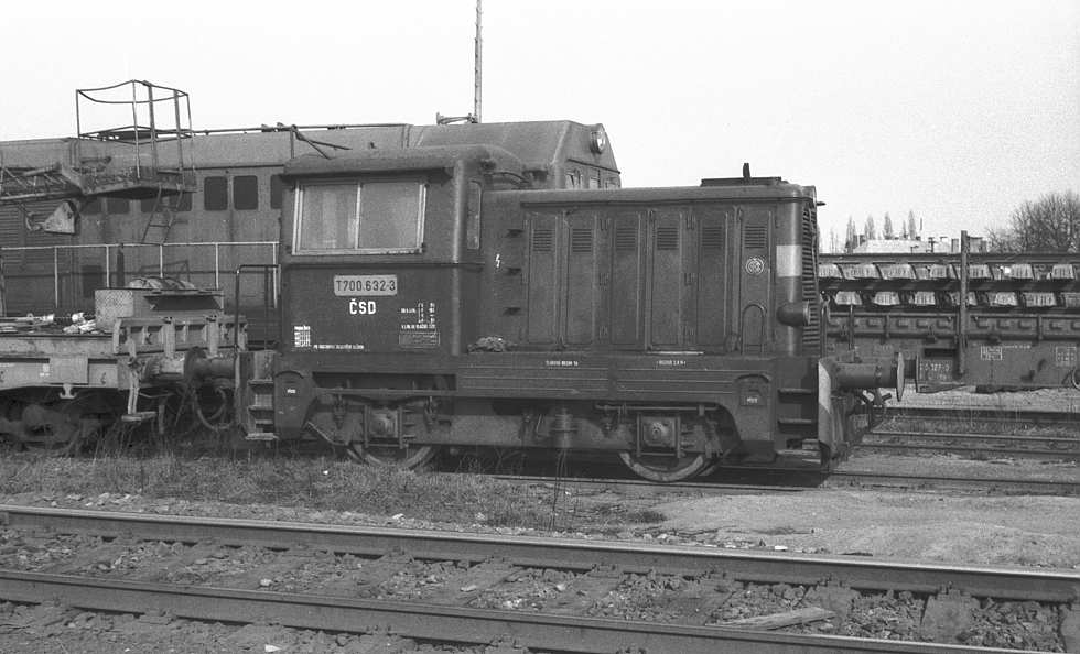 700 632-3