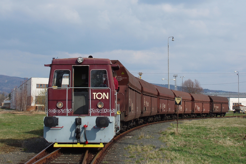 702 585-1