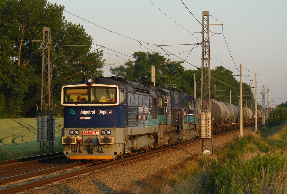 753 716-0