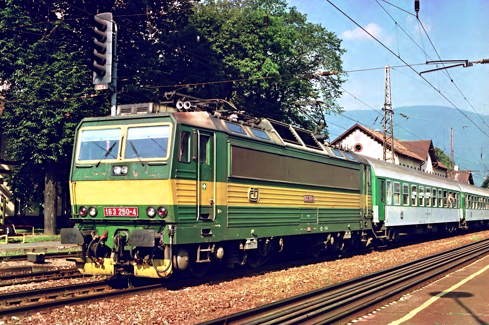163 250-4