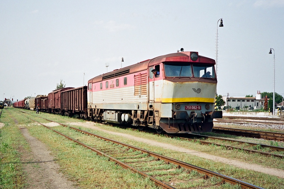 751 082-9