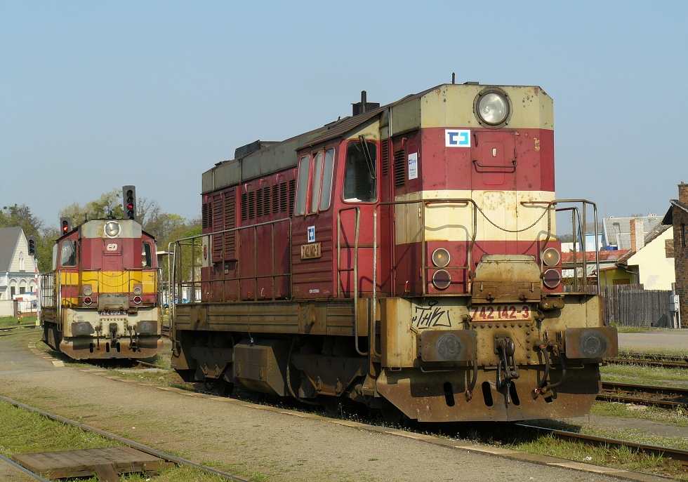 742 142-3