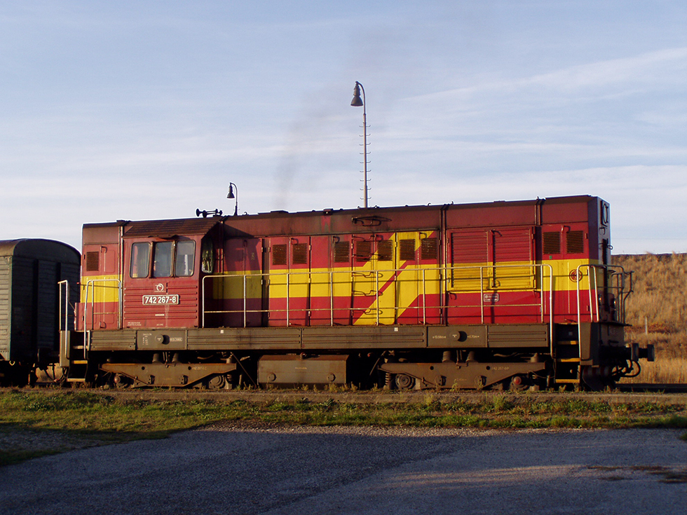 742 267-8