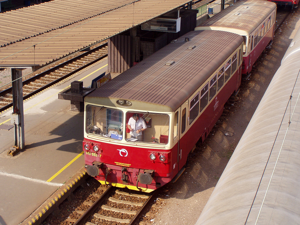 810 662-7